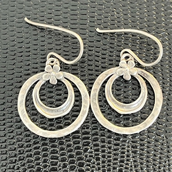 HOST PICK 925 stamped silver earrings from Israel - Picture 1 of 6